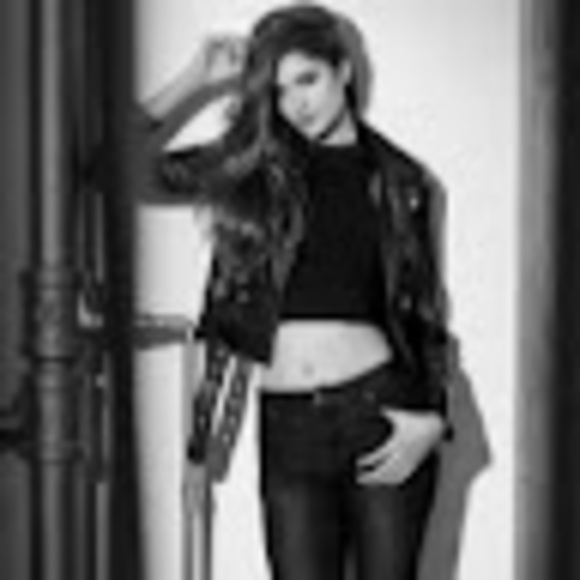 Meet your Posher, Kayla - Picture 1 of 1